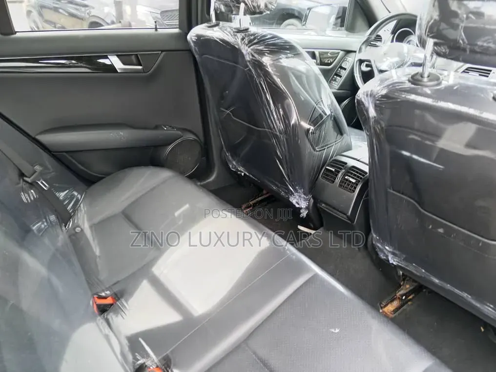 Mercedes-Benz C300 Sport 4Matic Sedan AWD (3.0L 6cyl 7A) 2012 Black