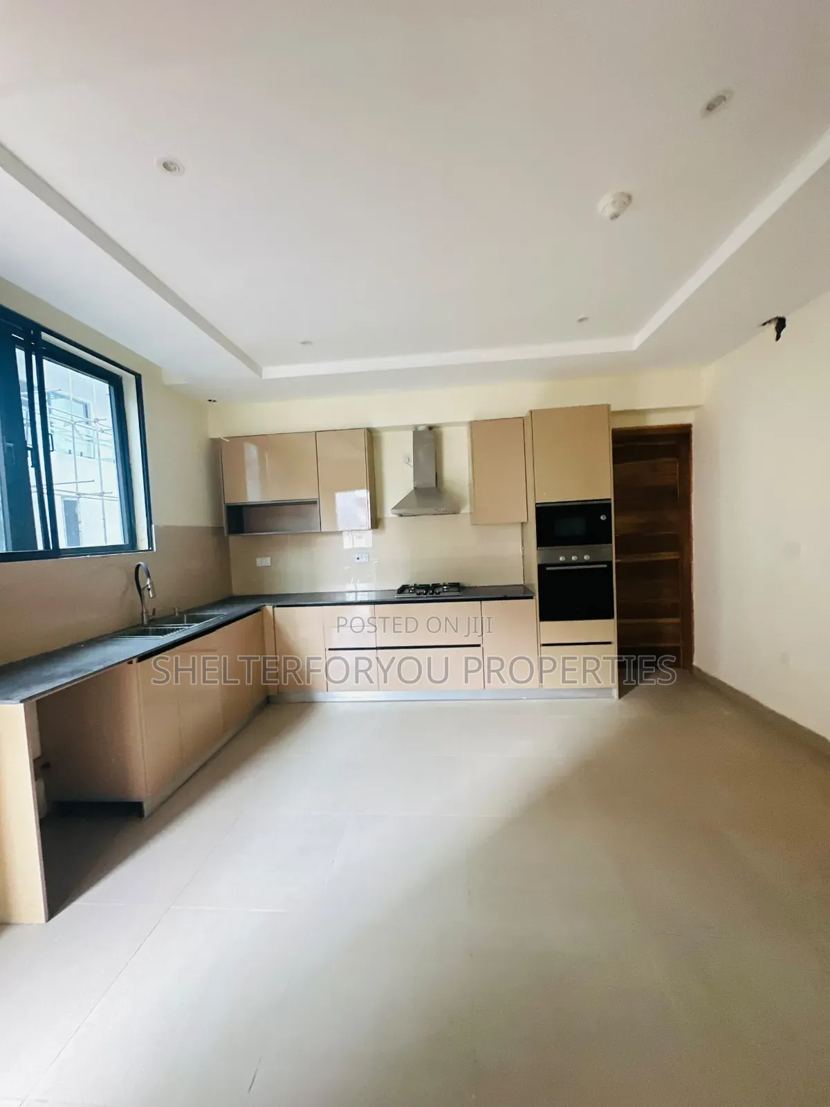 3bdrm Apartment in Lekki Phase 1 for sale