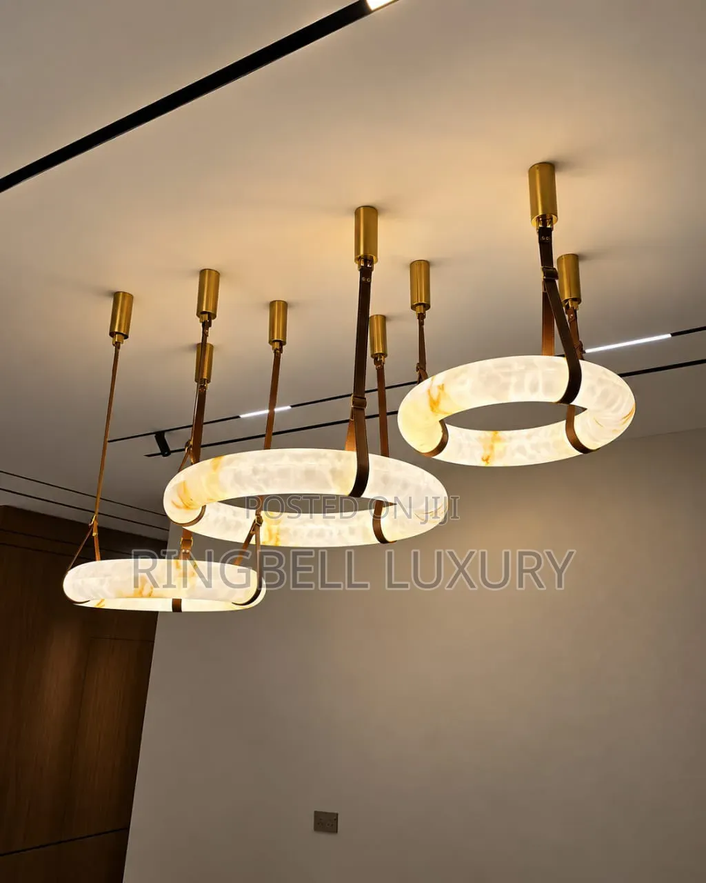 AlanasterChandelier