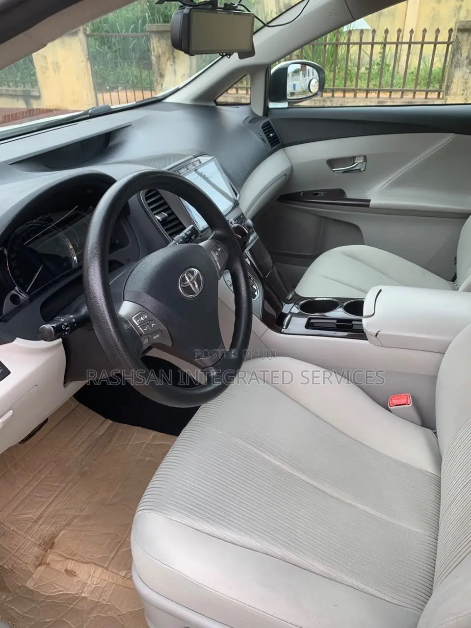 Toyota Venza XLE 2011 White