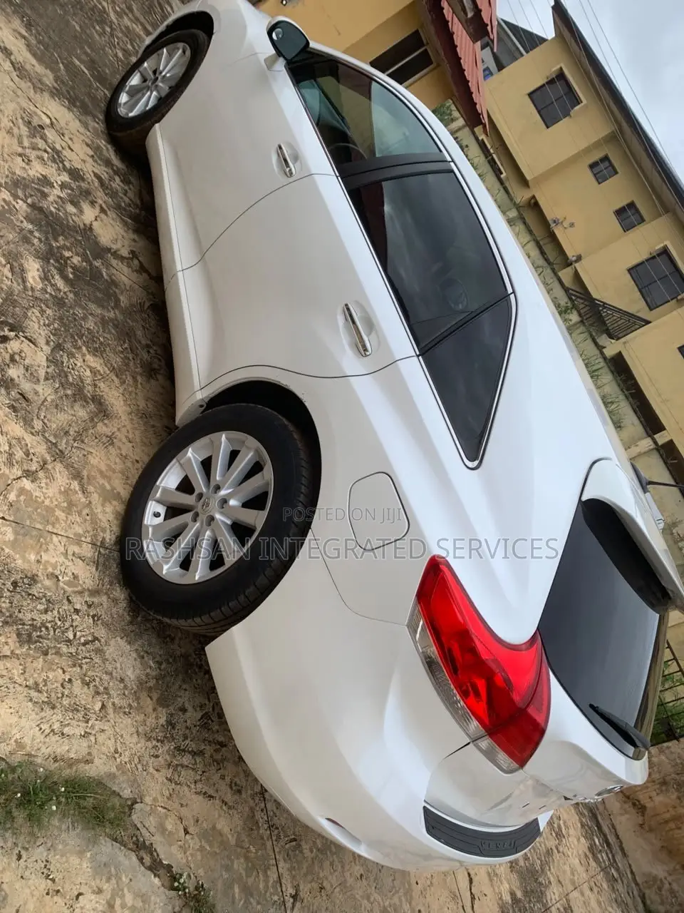 Toyota Venza XLE 2011 White