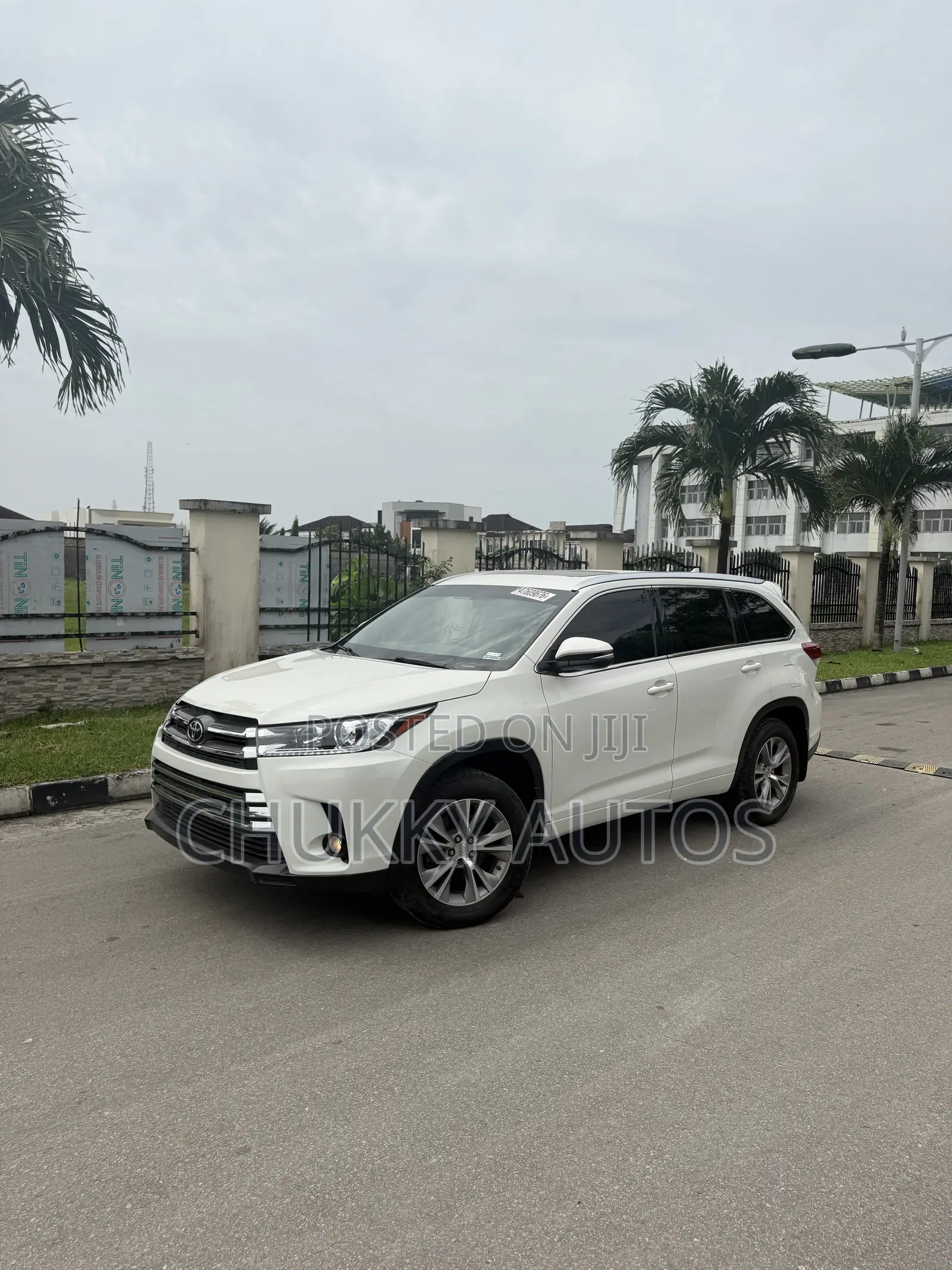 Toyota Highlander XLE 4dr SUV AWD (3.5L 6cyl 6A) 2015 White