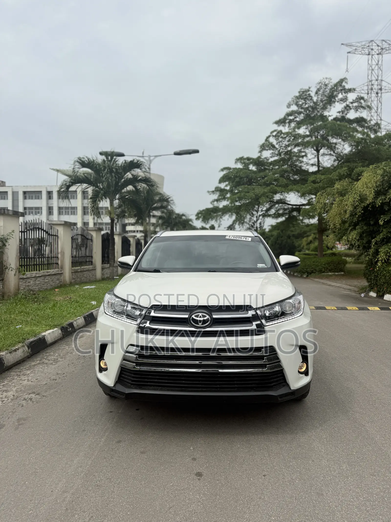 Toyota Highlander XLE 4dr SUV AWD (3.5L 6cyl 6A) 2015 White