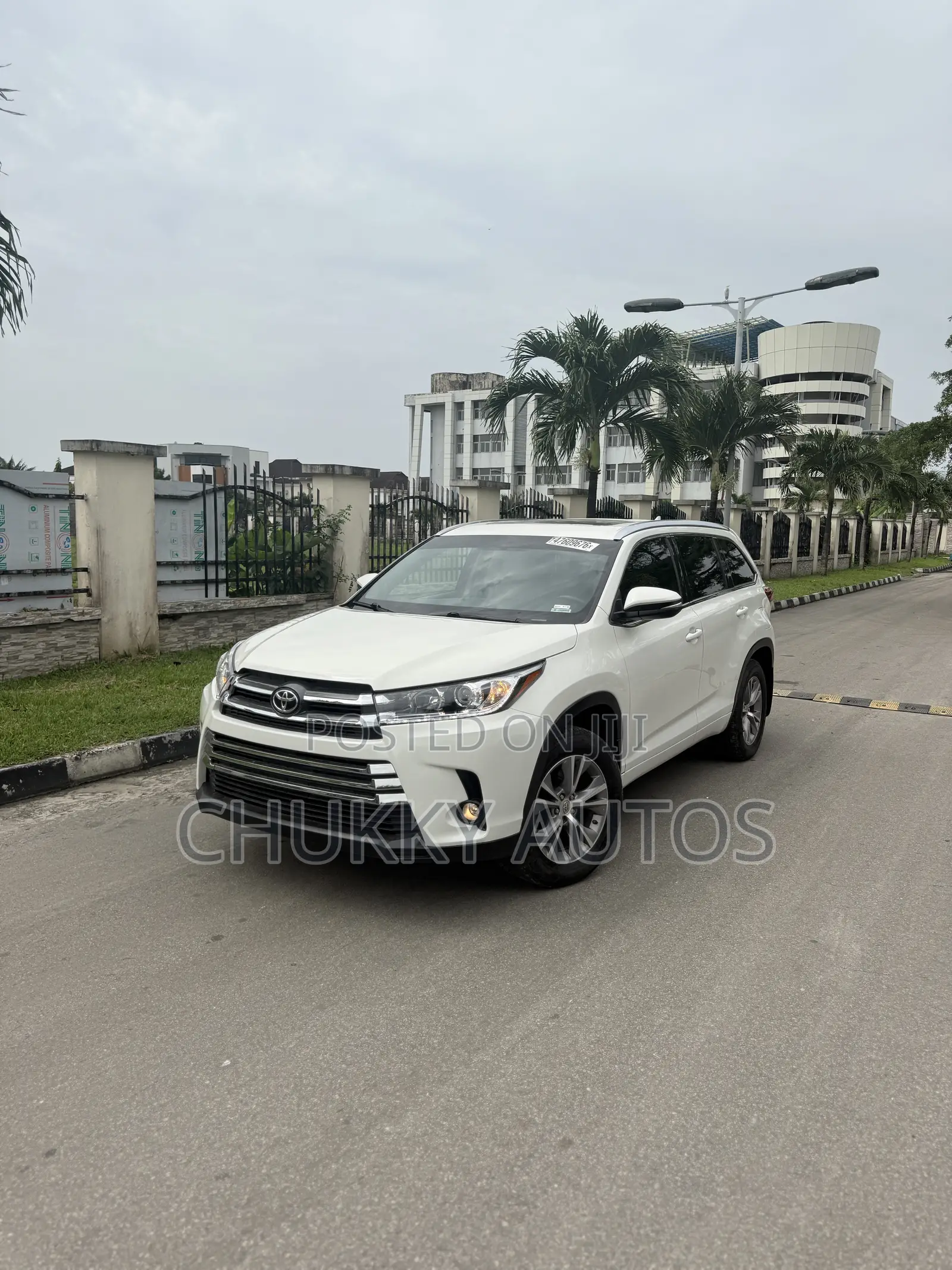 Toyota Highlander XLE 4dr SUV AWD (3.5L 6cyl 6A) 2015 White