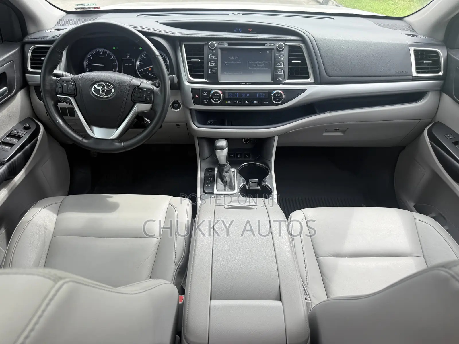 Toyota Highlander XLE 4dr SUV AWD (3.5L 6cyl 6A) 2015 White