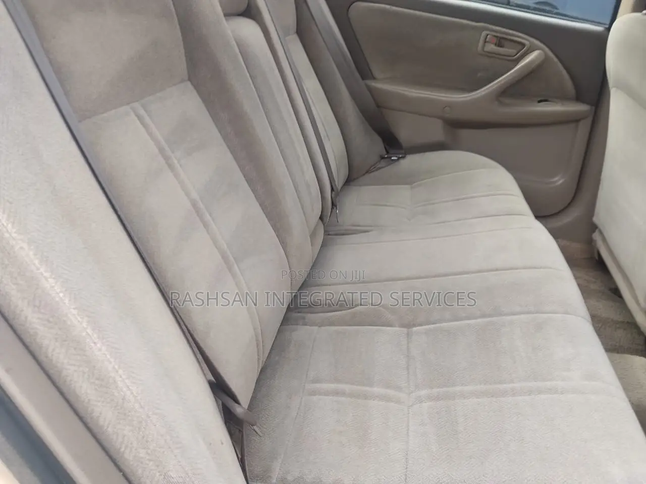 Toyota Camry LE 4dr Sedan (2.4L 4cyl 5M) 2002 Gold