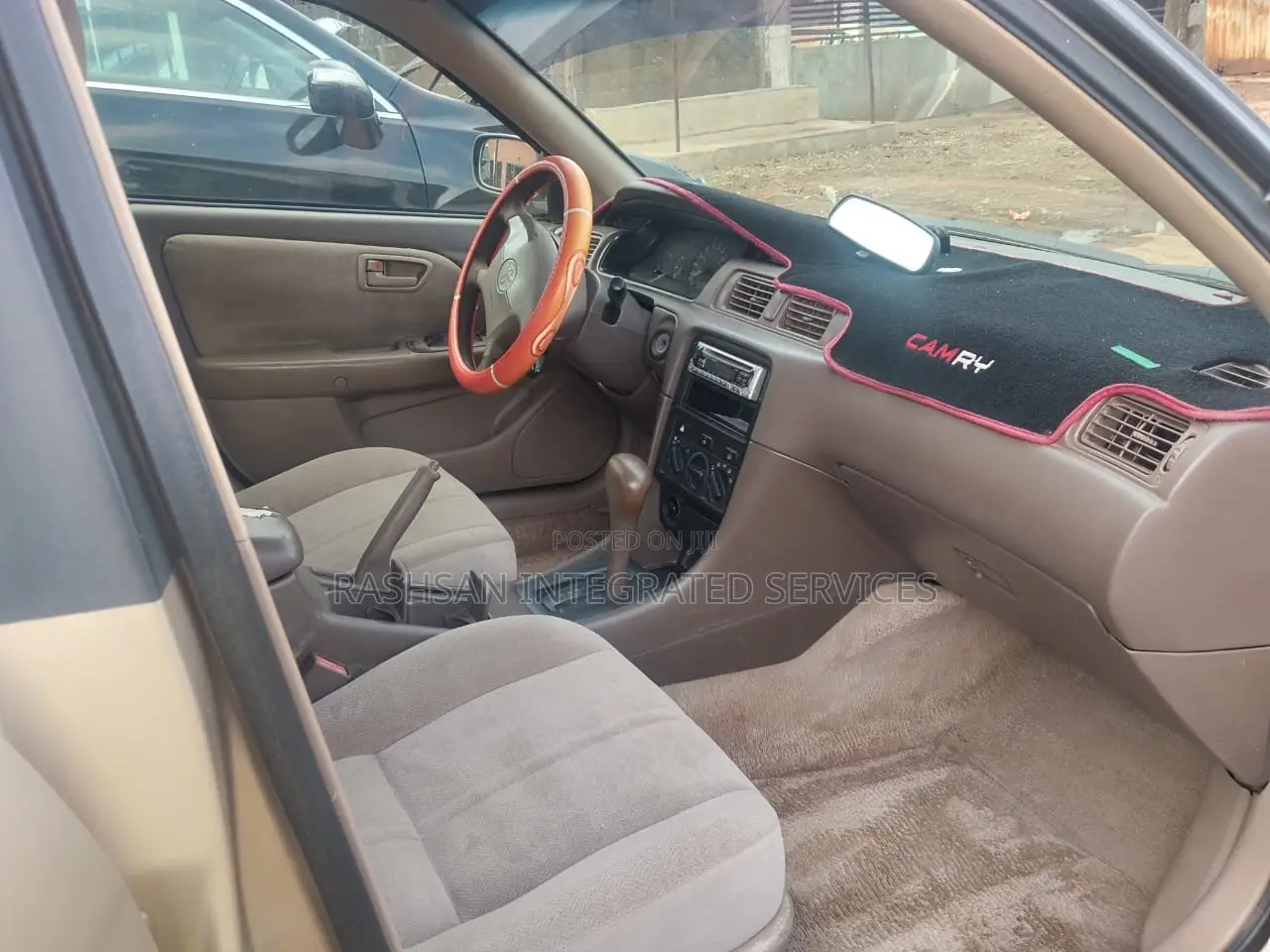 Toyota Camry LE 4dr Sedan (2.4L 4cyl 5M) 2002 Gold
