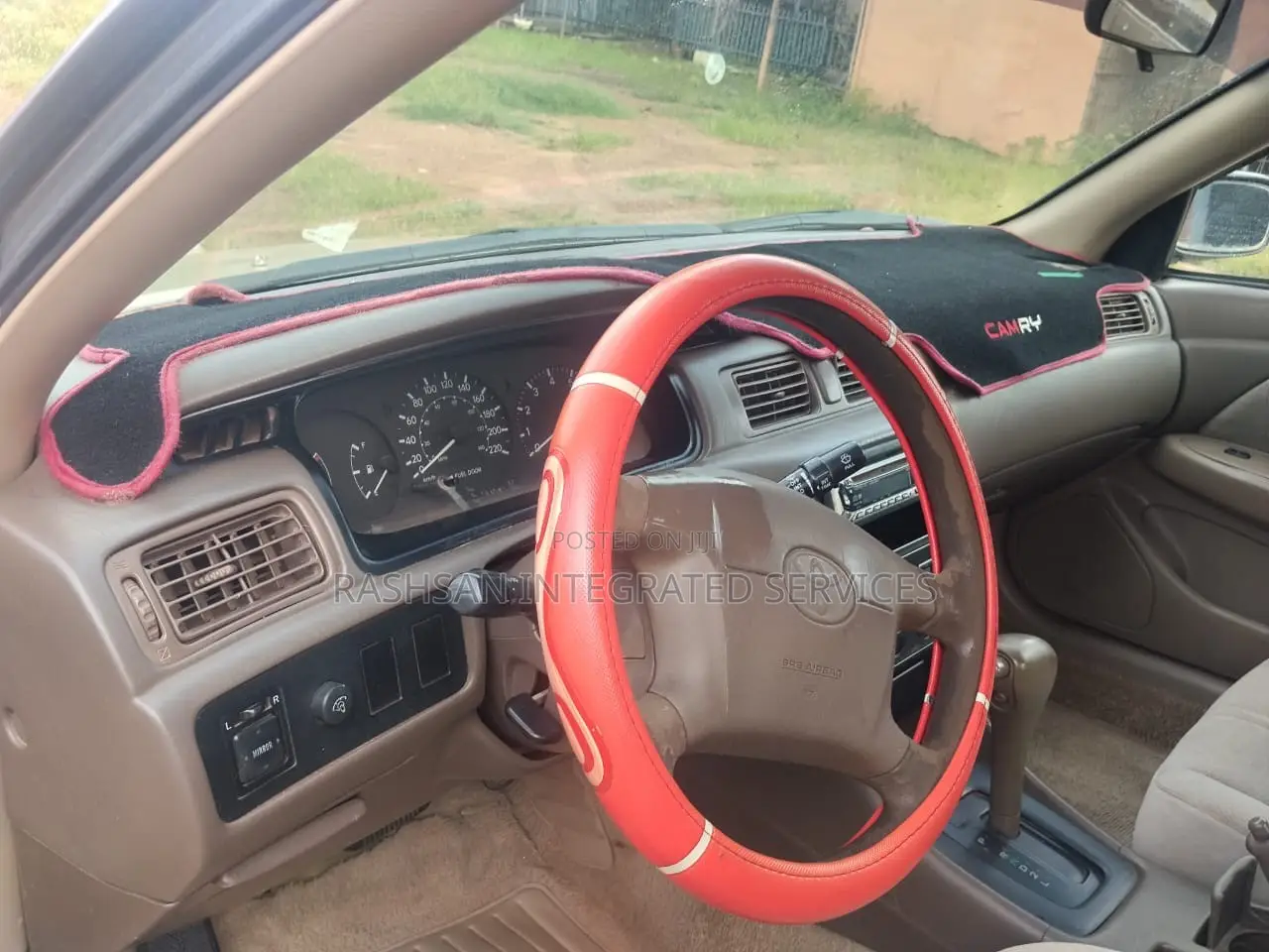 Toyota Camry LE 4dr Sedan (2.4L 4cyl 5M) 2002 Gold
