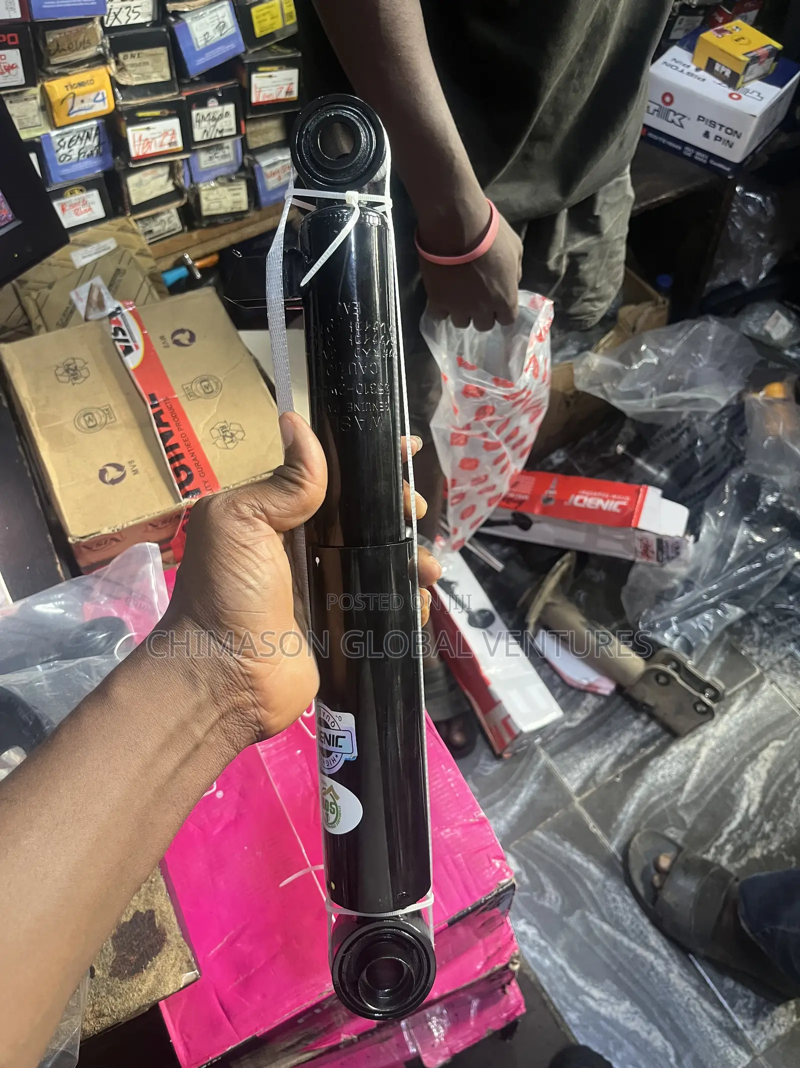 Rear Shock Absorber Hyundai Santa Fe 2015