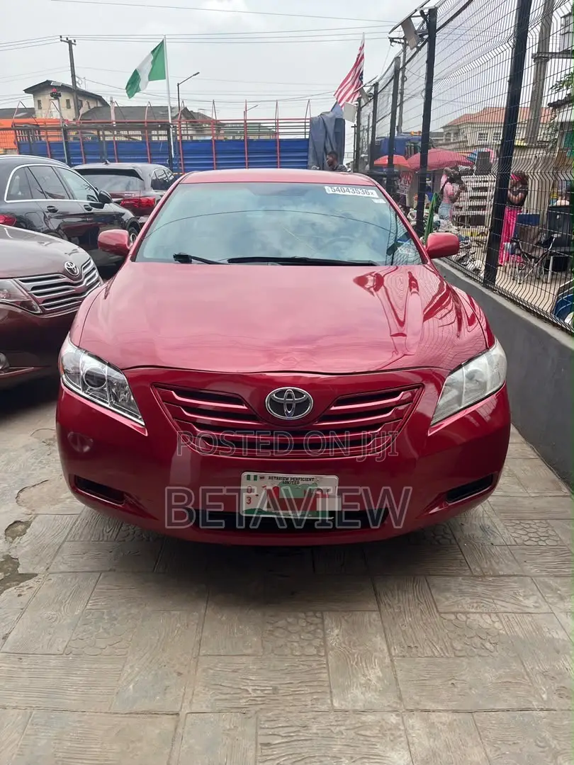 Toyota Camry LE 4dr Sedan (2.5L 4cyl 6A) 2012 Red