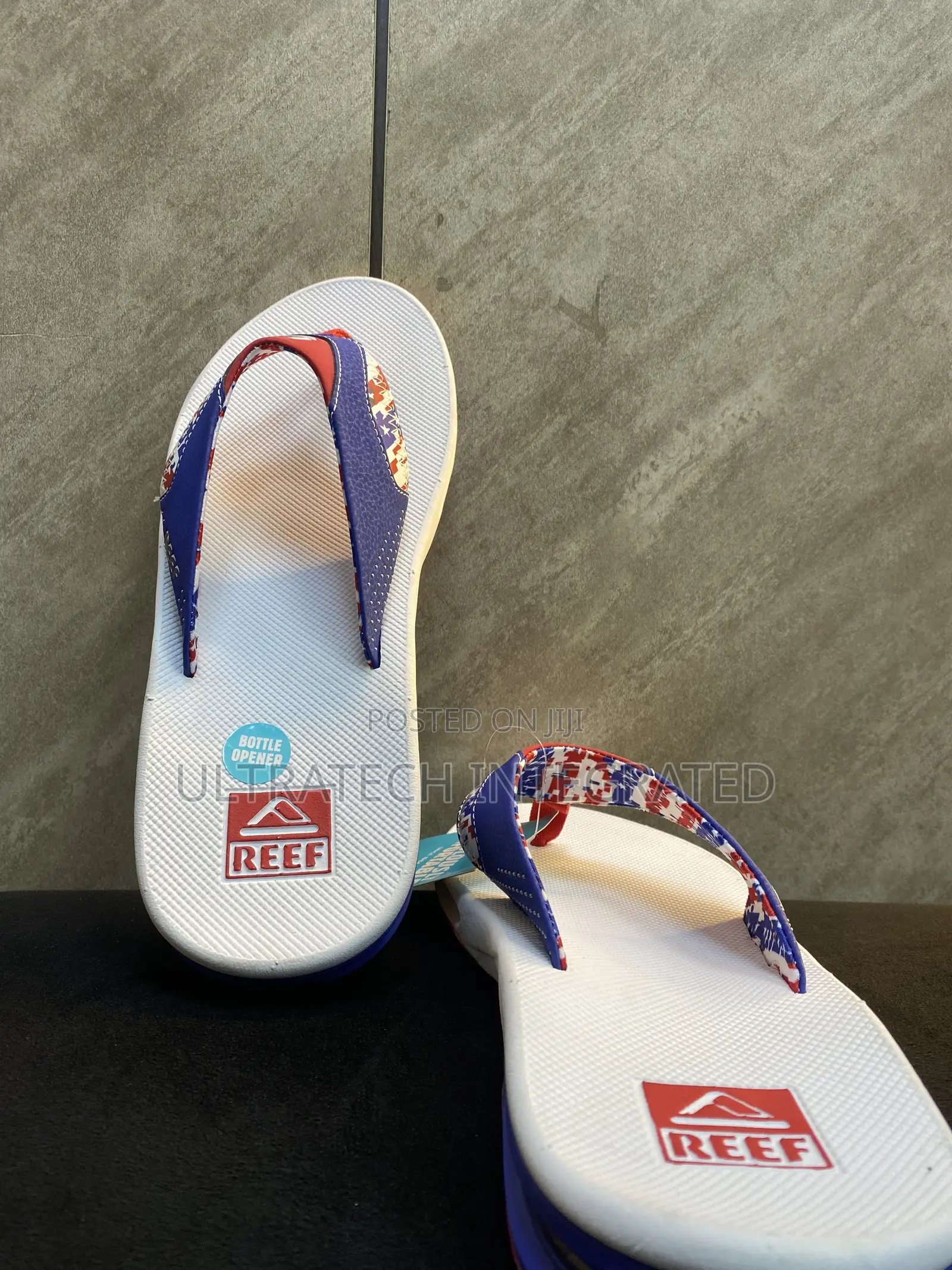 REEF Men’s Fanning Bottle Opener Flip-Flop Sandal