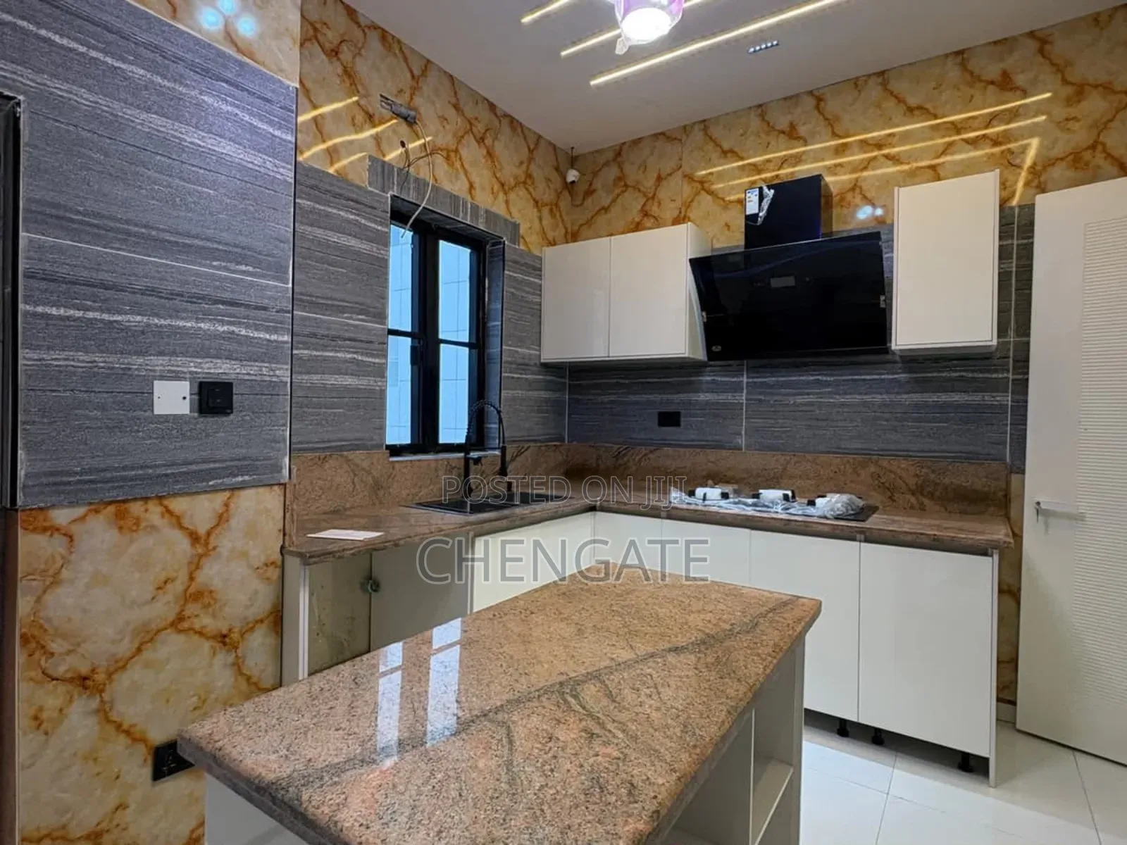 4bdrm Townhouse/Terrace in Osapa london for sale