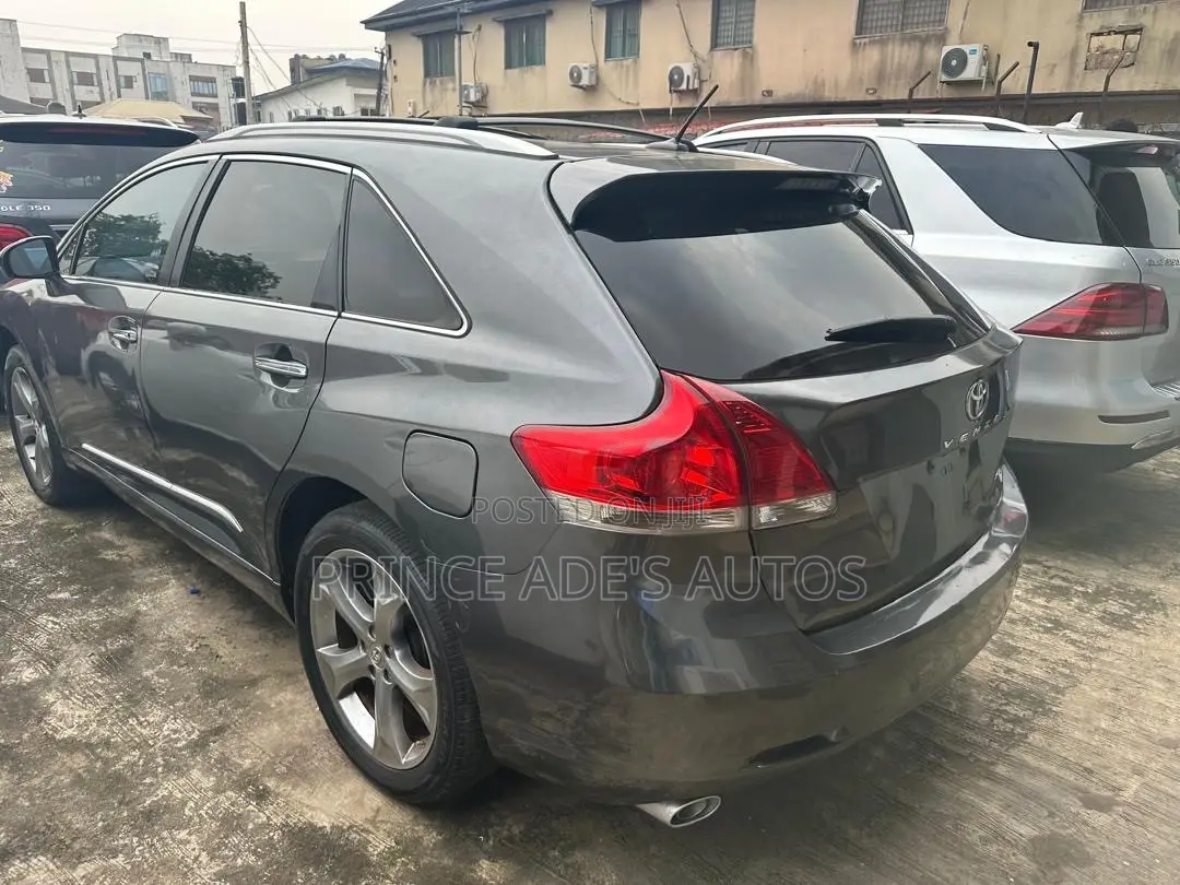 Toyota Venza 2010 Gray
