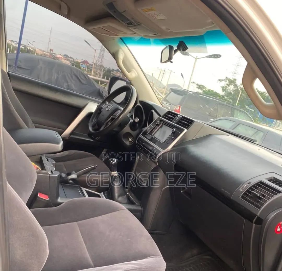 Toyota Land Cruiser Prado 2019 White