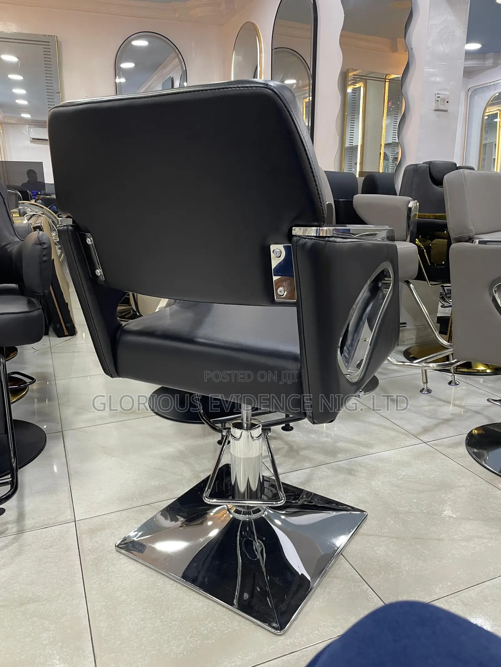 Unisex Saloon Chair 2033