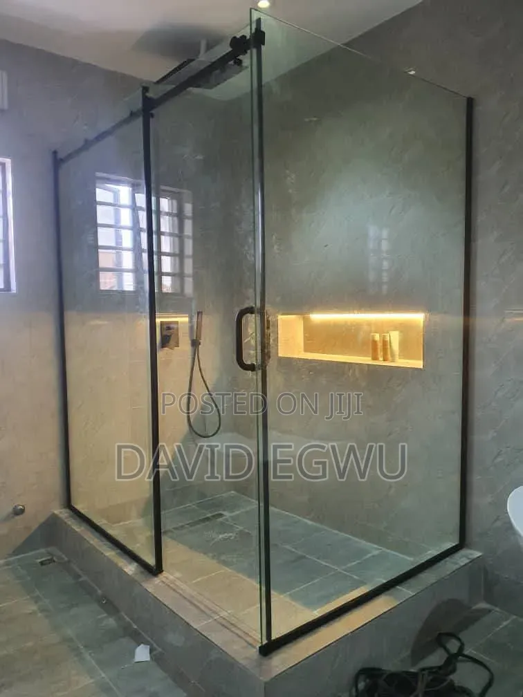 Tampered Glass Shower Cubicle