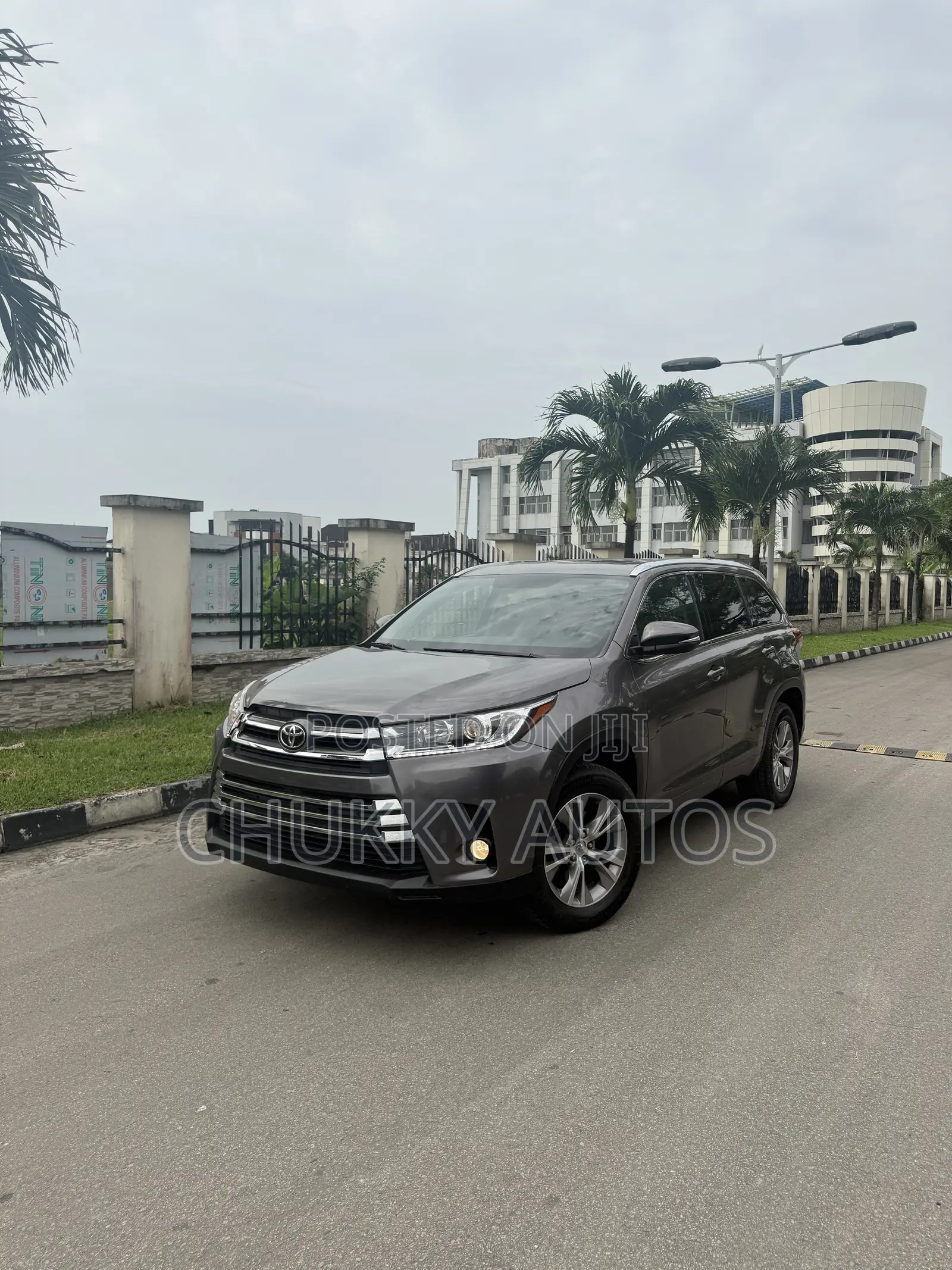 Toyota Highlander XLE 4dr SUV (3.5L 6cyl 6A) 2015 Brown
