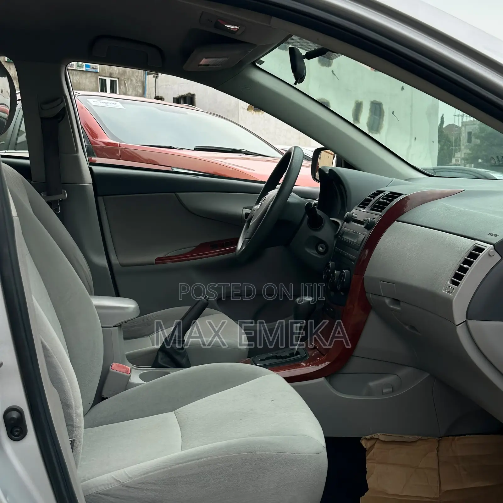 Toyota Corolla LE 4dr Sedan (1.8L 4cyl 4A) 2010 Silver