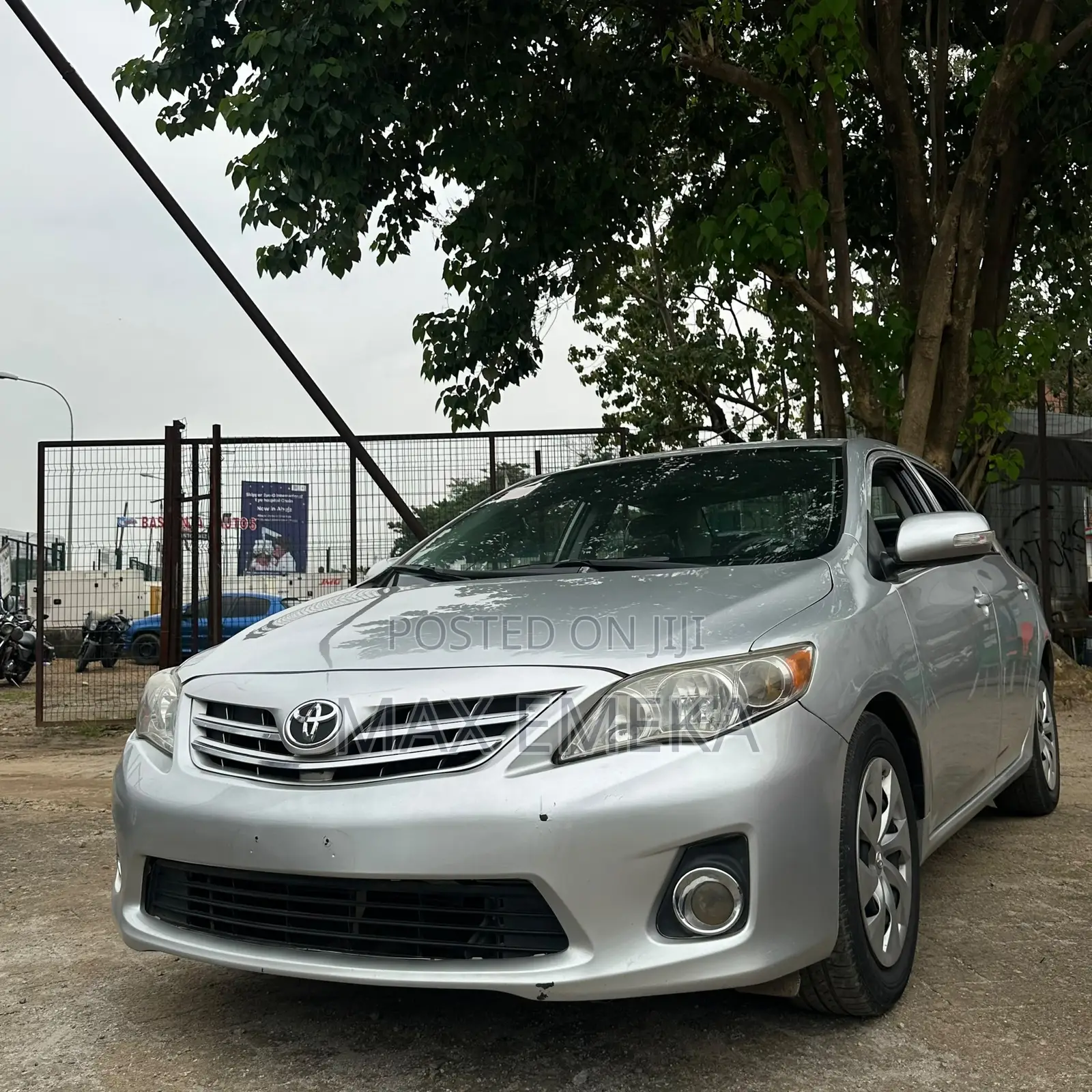 Toyota Corolla LE 4dr Sedan (1.8L 4cyl 4A) 2010 Silver