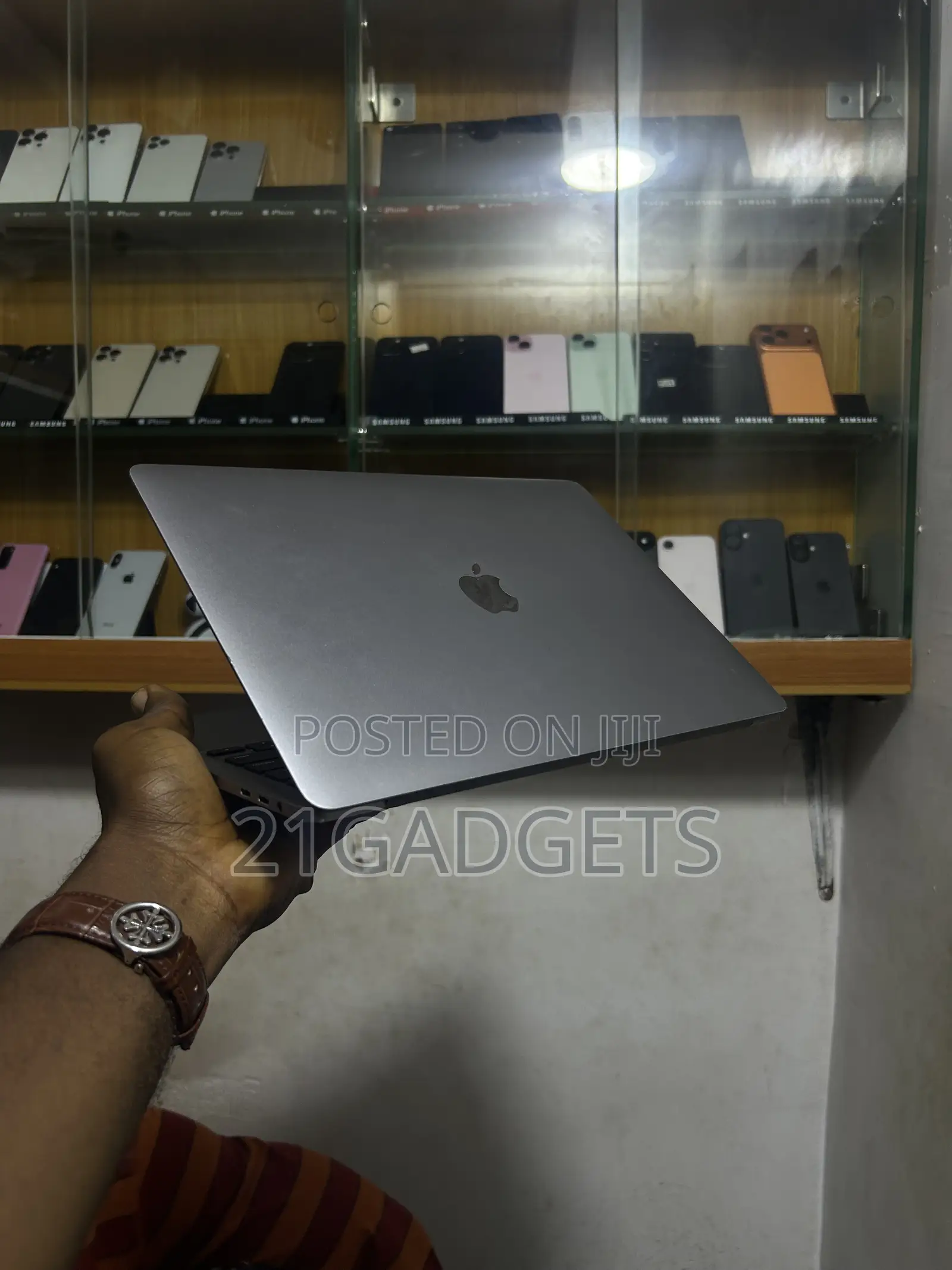 Laptop Apple MacBook 2020 16GB Intel Core i7 SSD 512GB