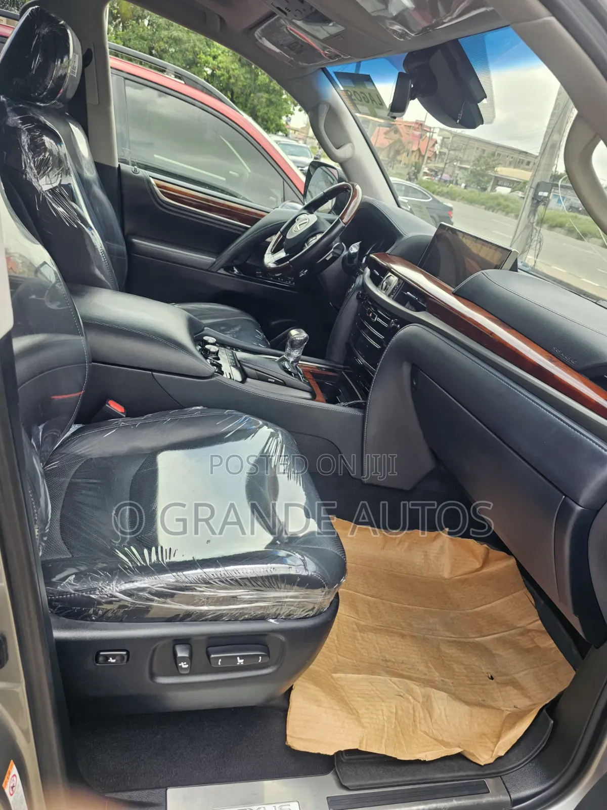 Lexus LX 570 AWD 2019 Silver