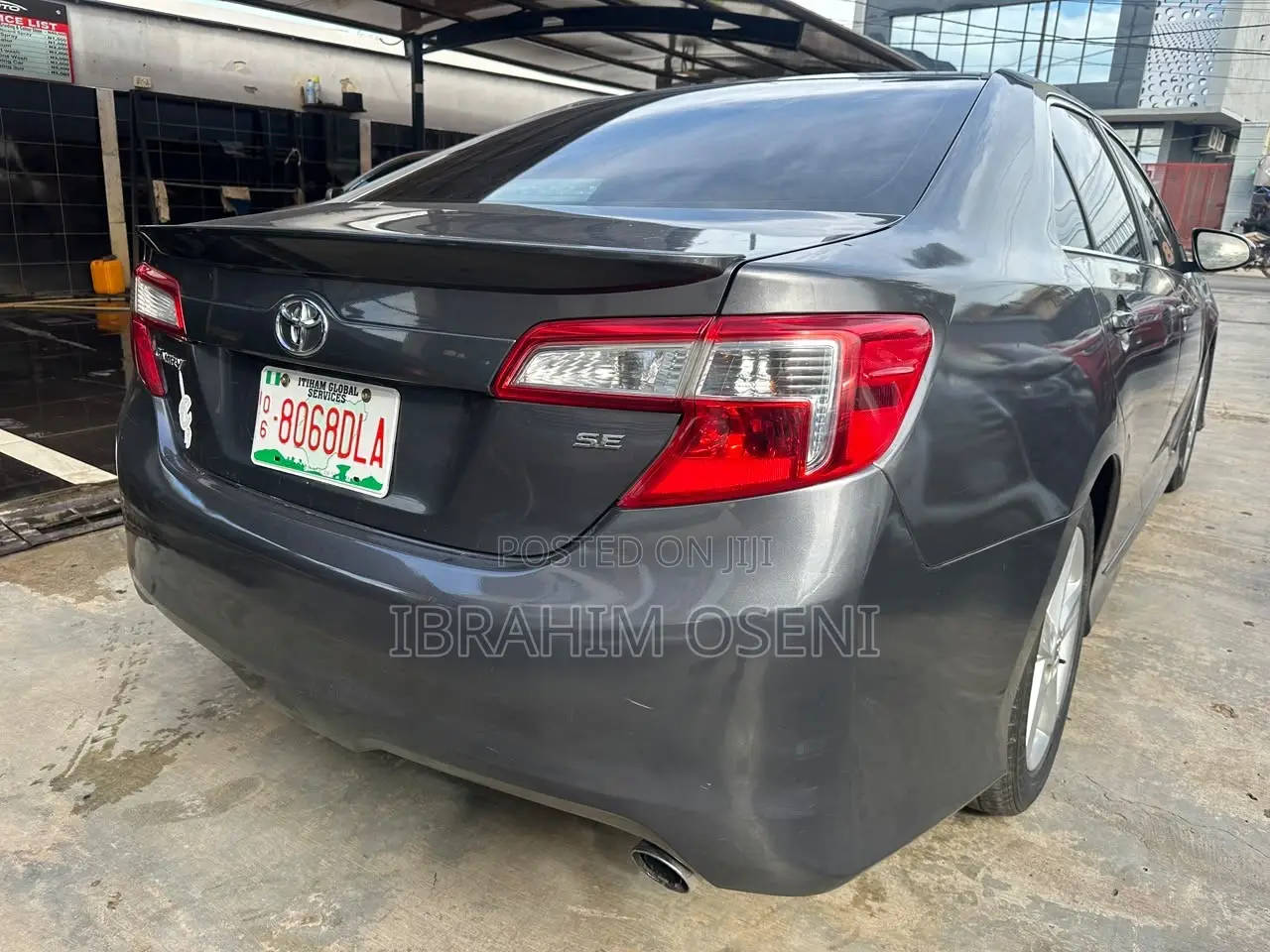 Toyota Camry SE Sport 4dr Sedan w/Prod. End 11/13 (2.5L 4cyl 6A) 2014