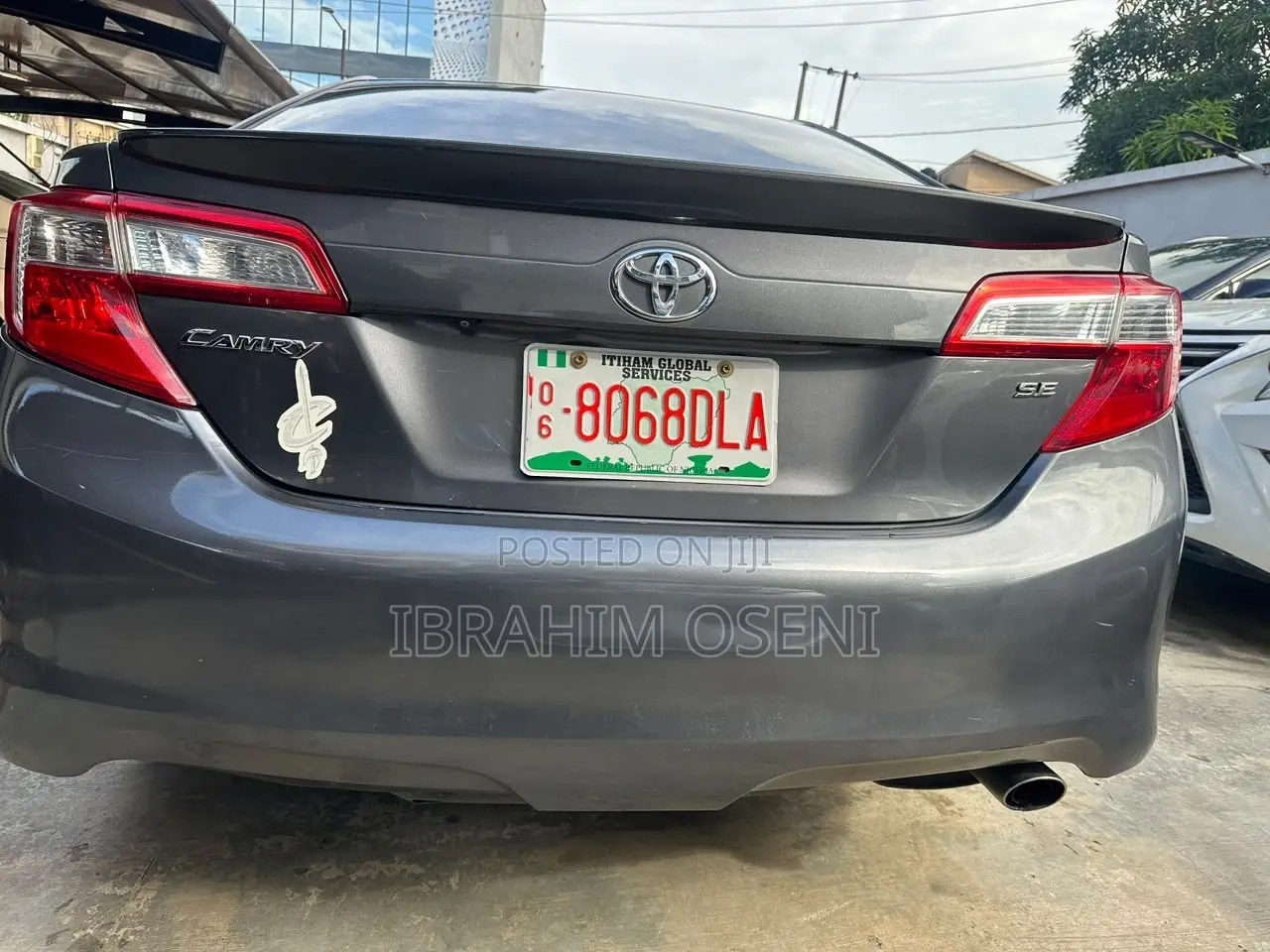 Toyota Camry SE Sport 4dr Sedan w/Prod. End 11/13 (2.5L 4cyl 6A) 2014