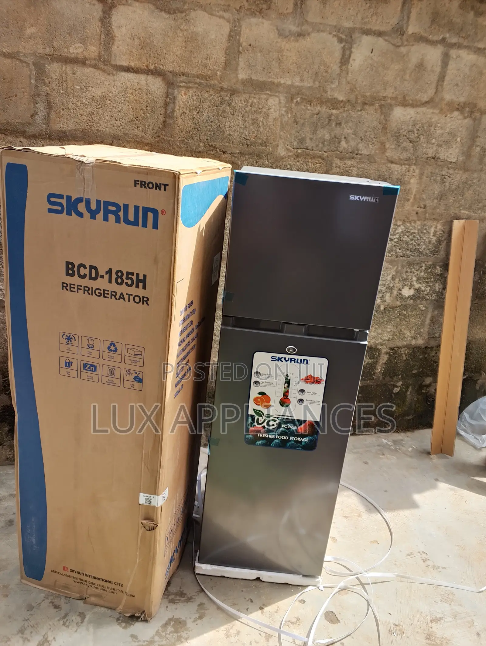SKYRUN 180L Refrigerator With Convenient Storage