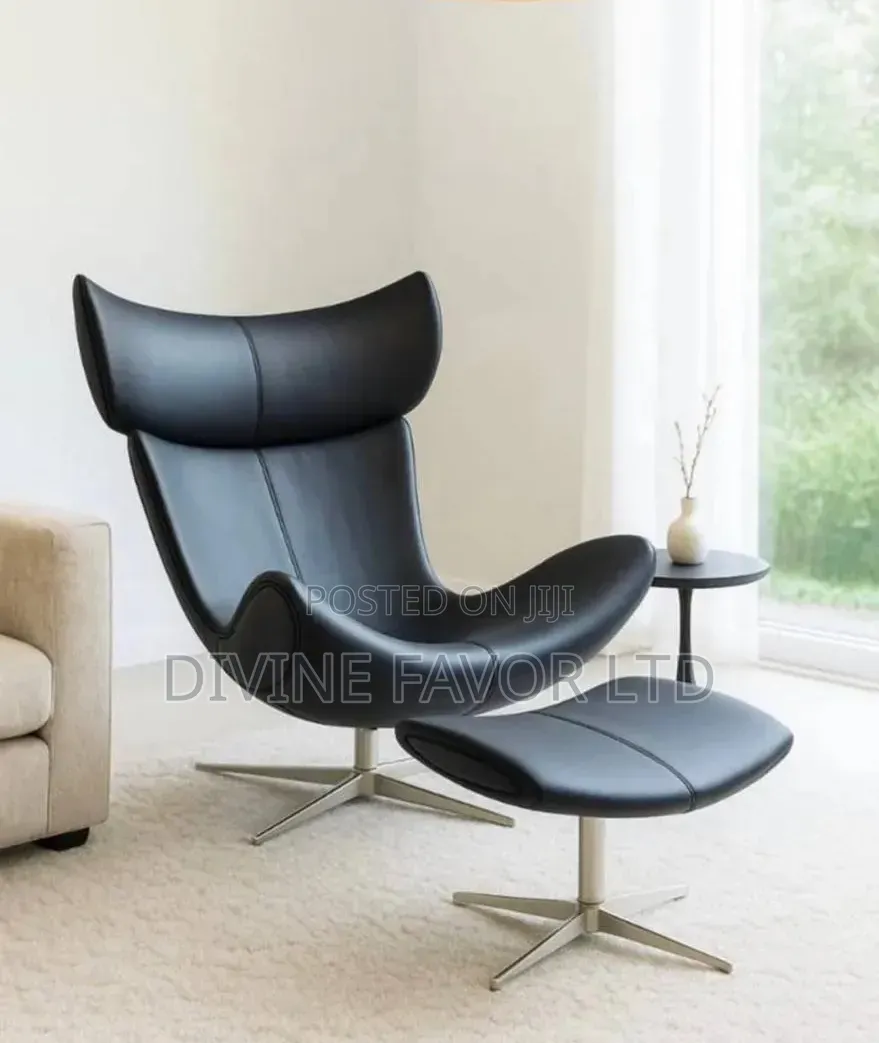 Modern Swivel Lounge Chair With Ottoman