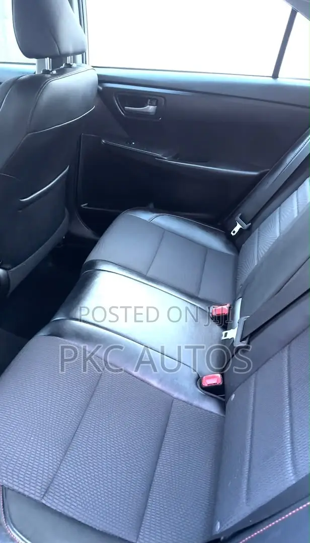 Toyota Camry SE 4dr Sedan (2.5L 4cyl 6A) 2016 Silver