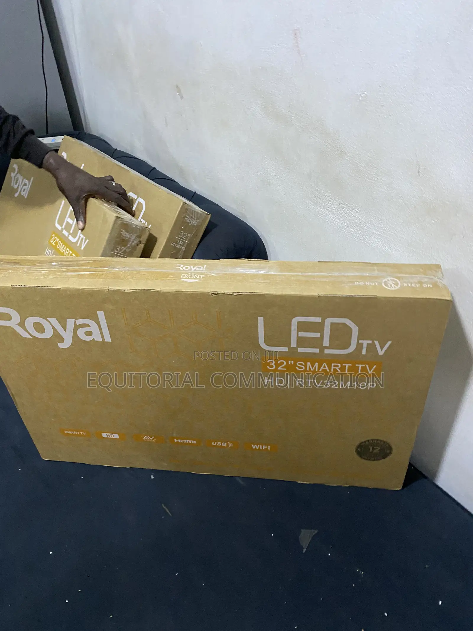 Royal 32-Inch TV With Smart Features RTV32M10P