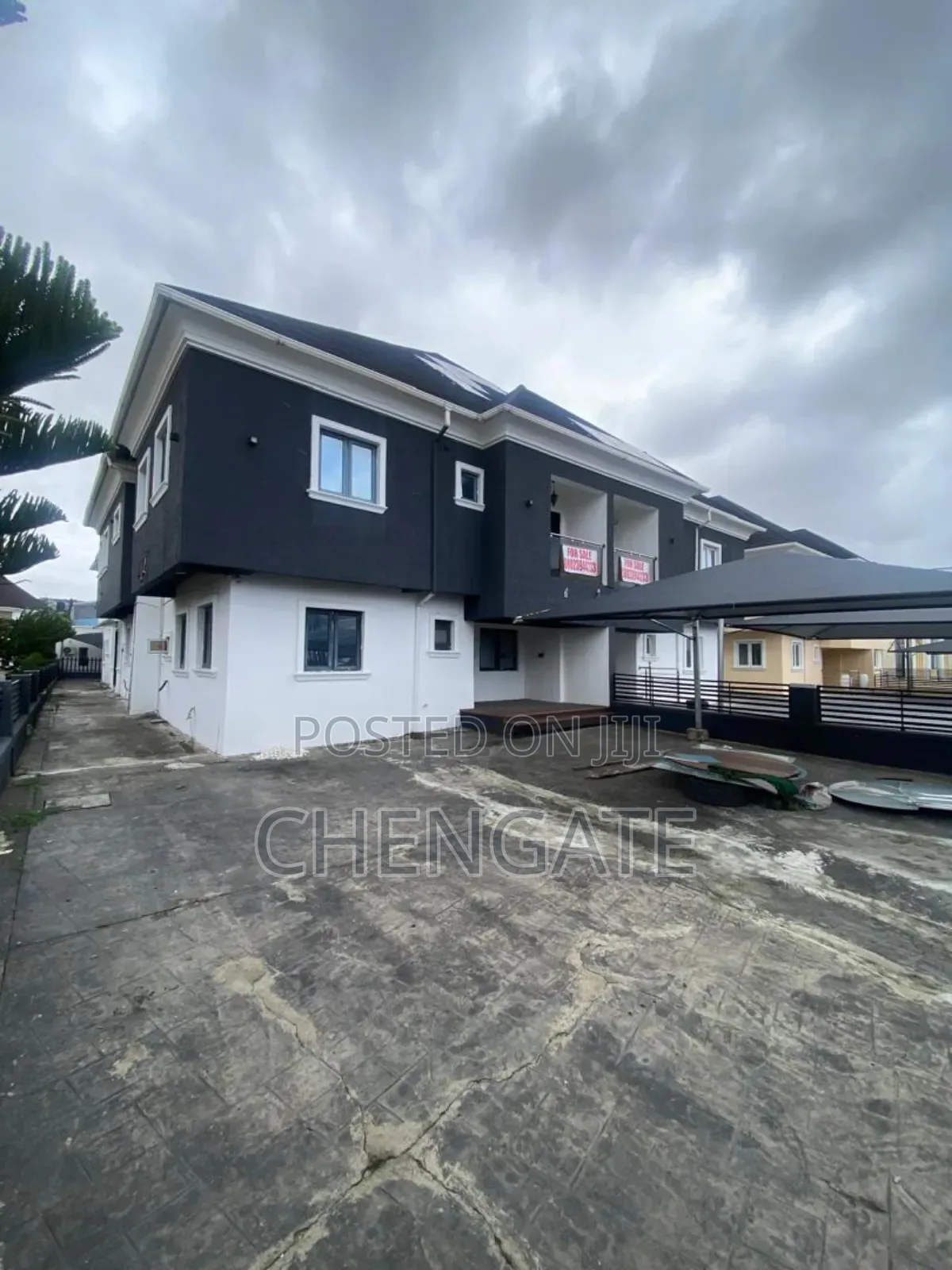 5bdrm Duplex in Victoria Park Estate, Lekki Expressway for sale