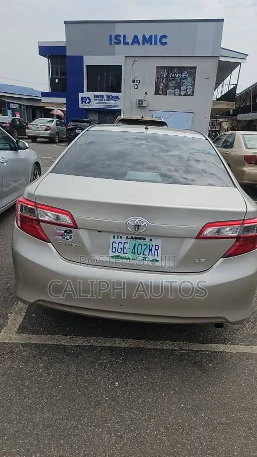 Toyota Camry LE 4dr Sedan (2.5L 4cyl 6A) 2014 Brown