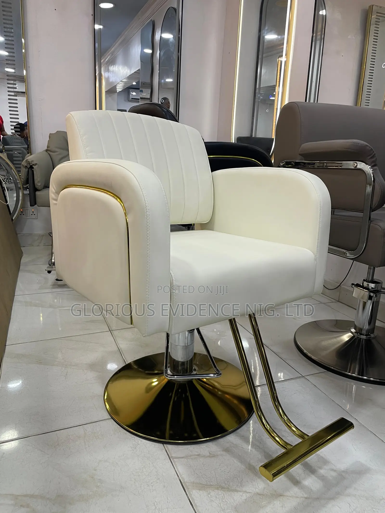 Unisex Salon Chair H7105