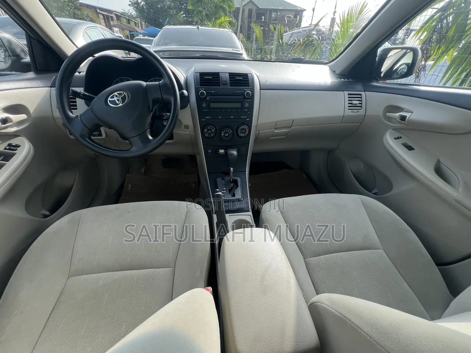 Toyota Corolla 2011 Gold