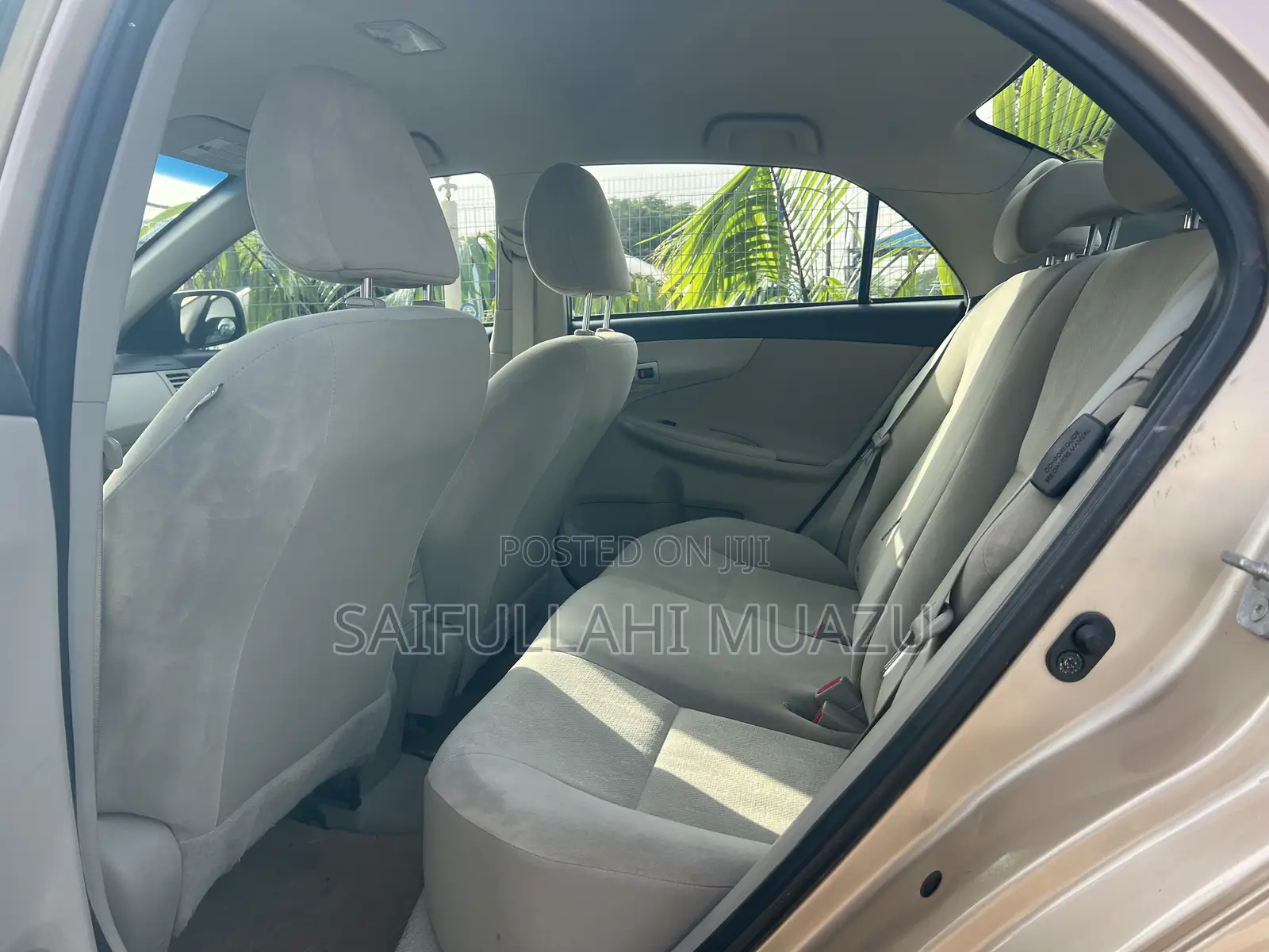 Toyota Corolla 2011 Gold