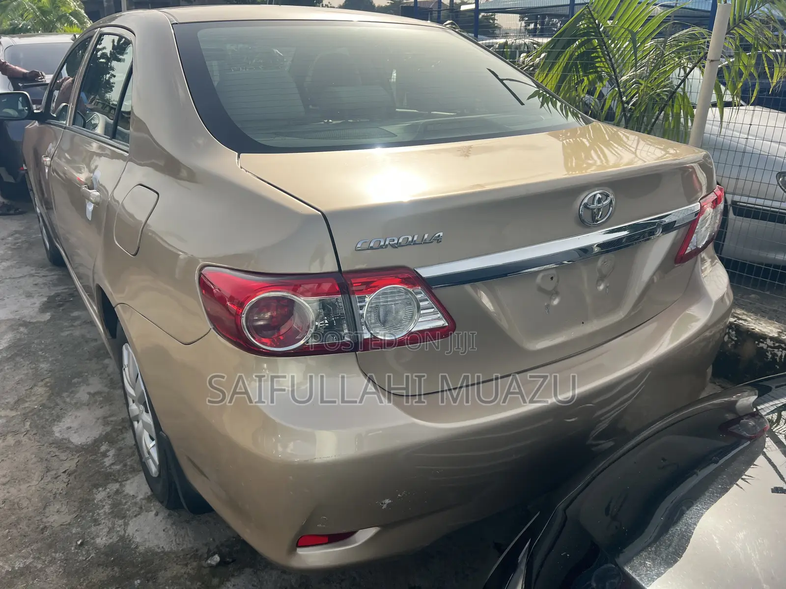 Toyota Corolla 2011 Gold