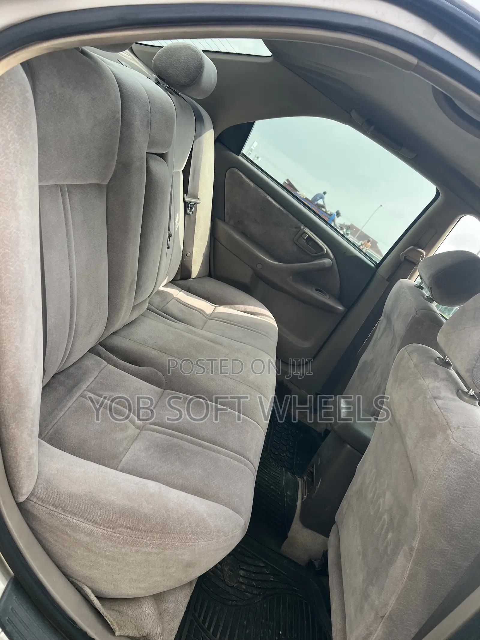 Toyota Camry LE 4dr Sedan (2.2L 4cyl 4A) 2001 Gold
