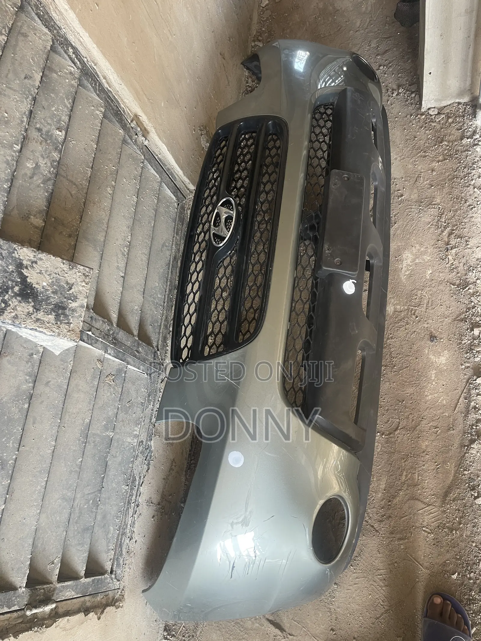 Complete Front Bumper for Hyundia Santa Fe 2010