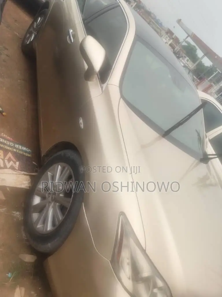 Lexus ES 350 2009 Gold