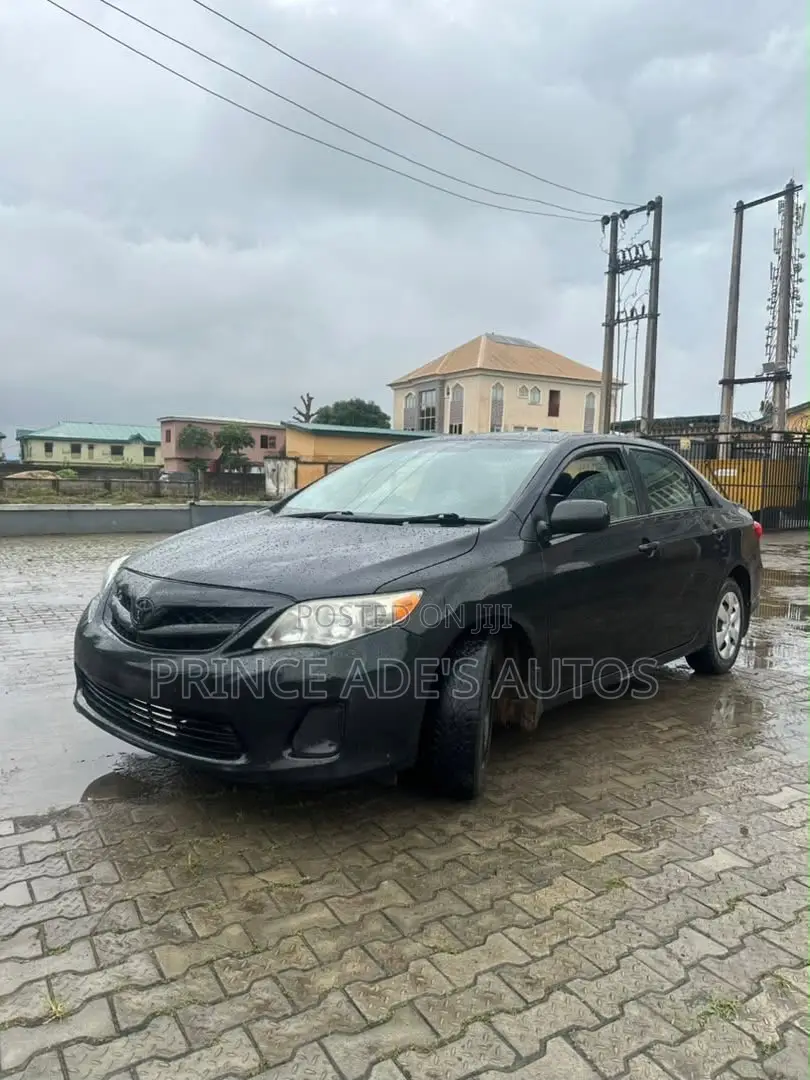 Toyota Corolla 2013 Black