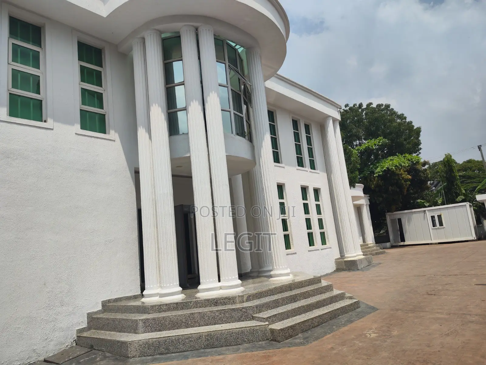 5bdrm Duplex in Asokoro for sale