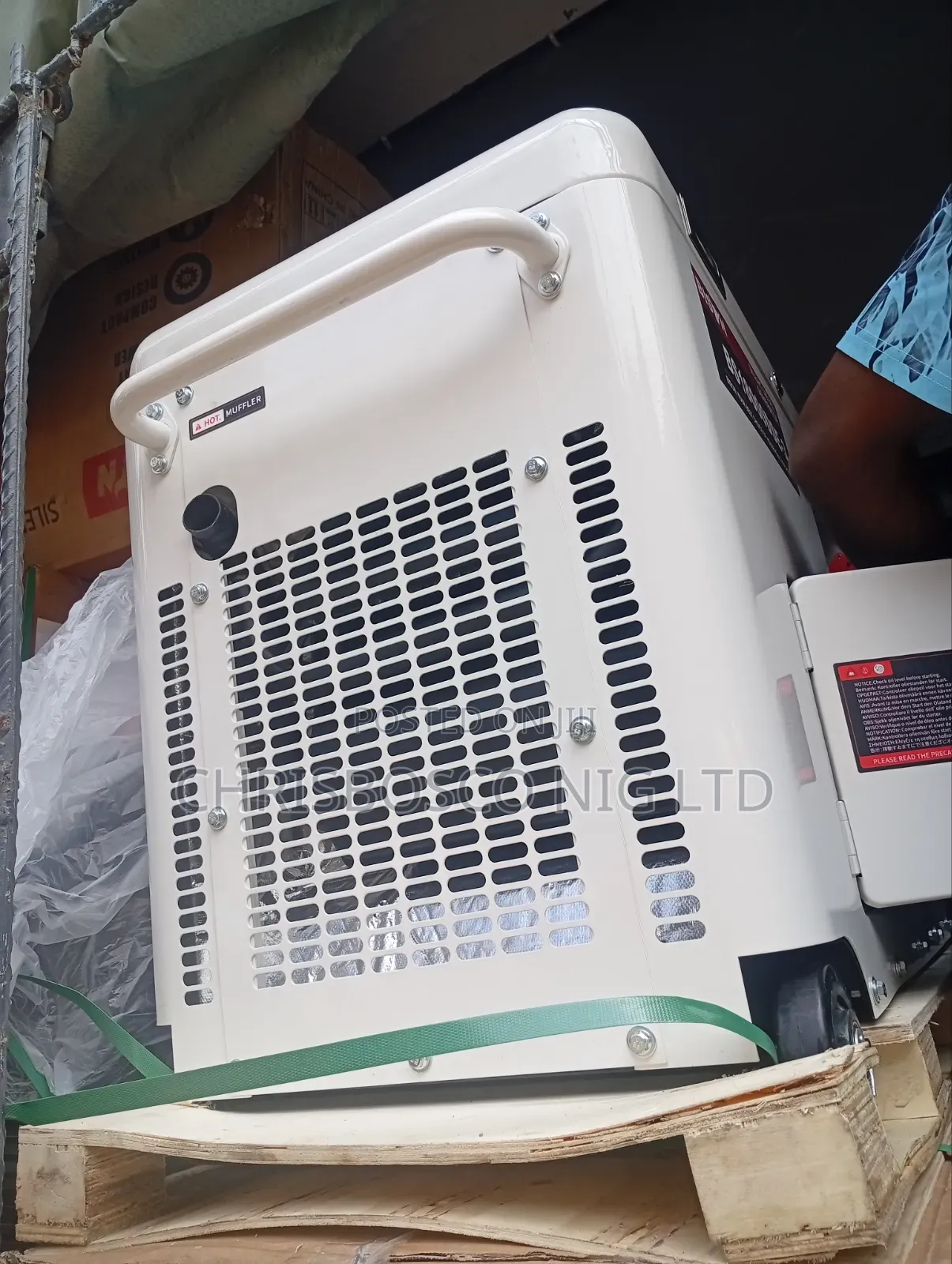 Bison Soundproof Generator 18000e2