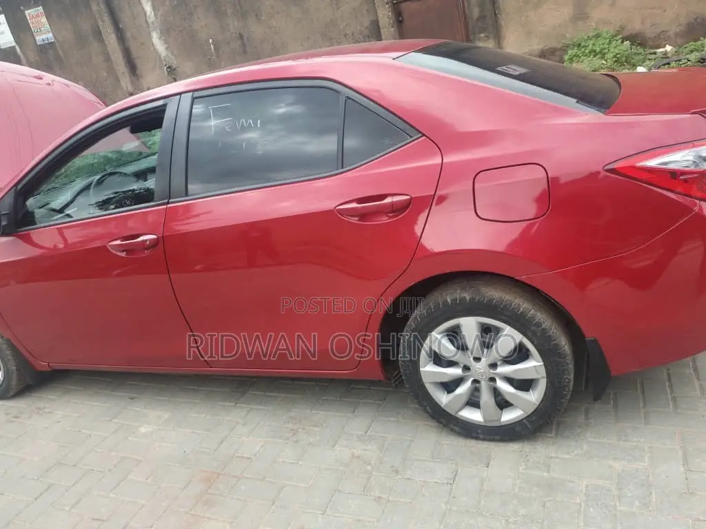 Toyota Corolla S 4dr Sedan (1.8L 4cyl CVT) 2014 Red