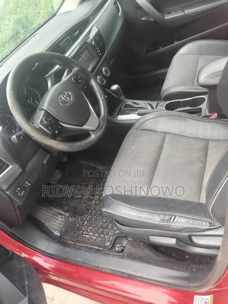 Toyota Corolla S 4dr Sedan (1.8L 4cyl CVT) 2014 Red