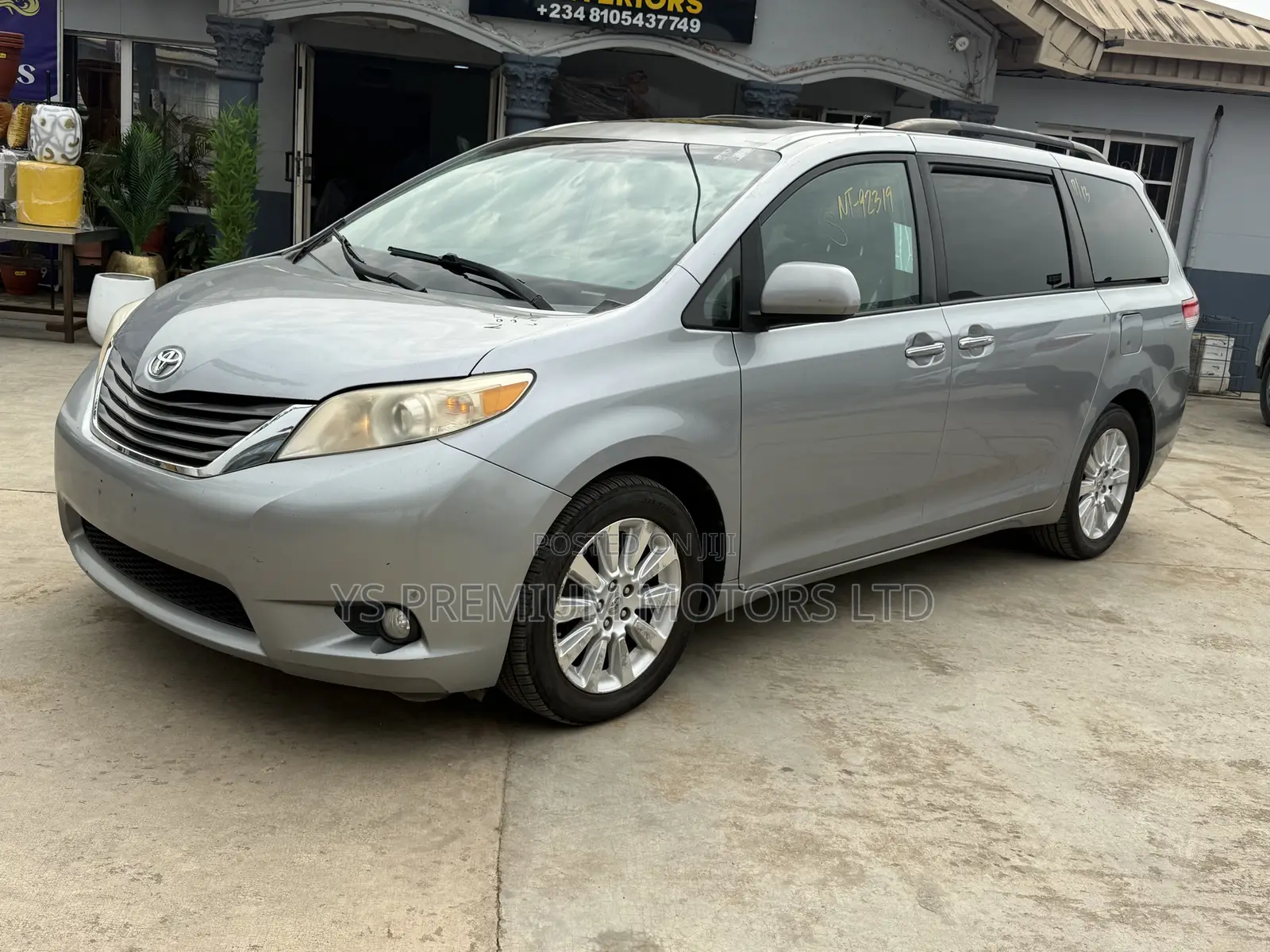 Toyota Sienna Limited 7 Passenger 2012 Gray