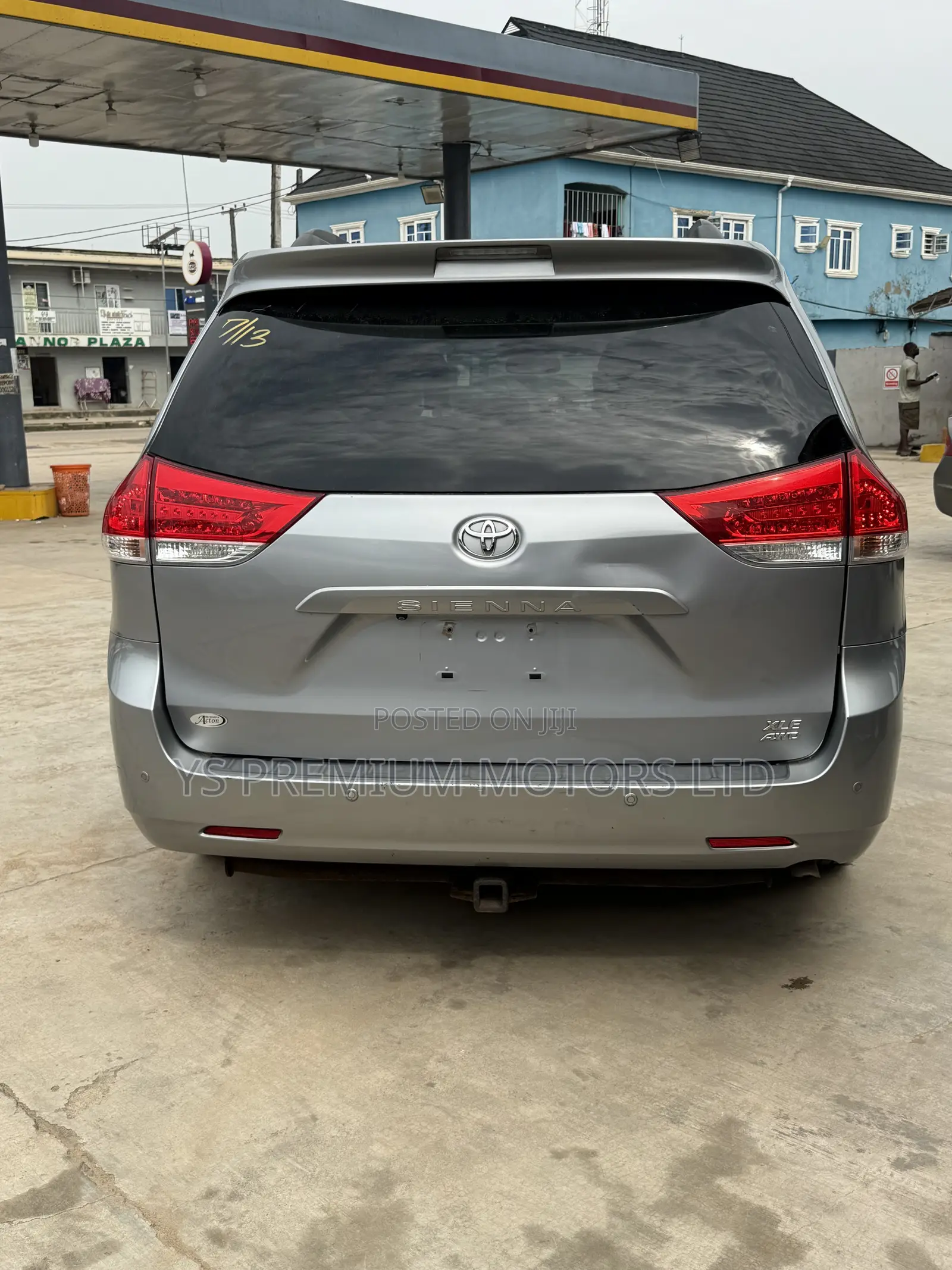 Toyota Sienna Limited 7 Passenger 2012 Gray