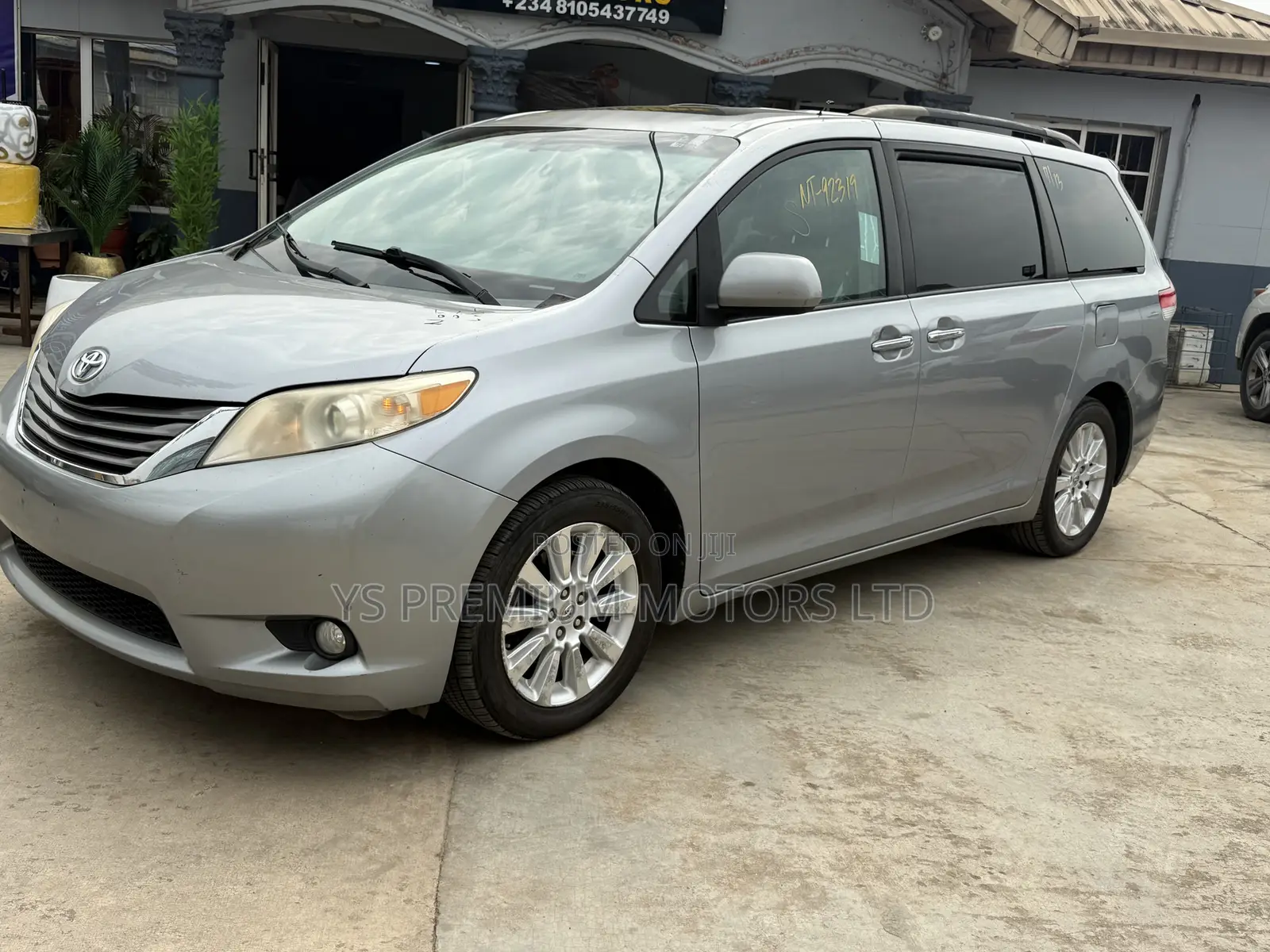 Toyota Sienna Limited 7 Passenger 2012 Gray