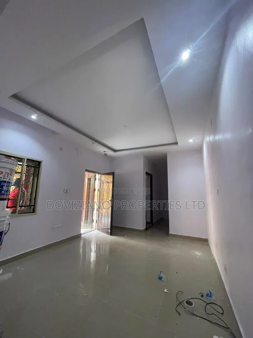 2bdrm Apartment in Lekki Phase 1 for rent