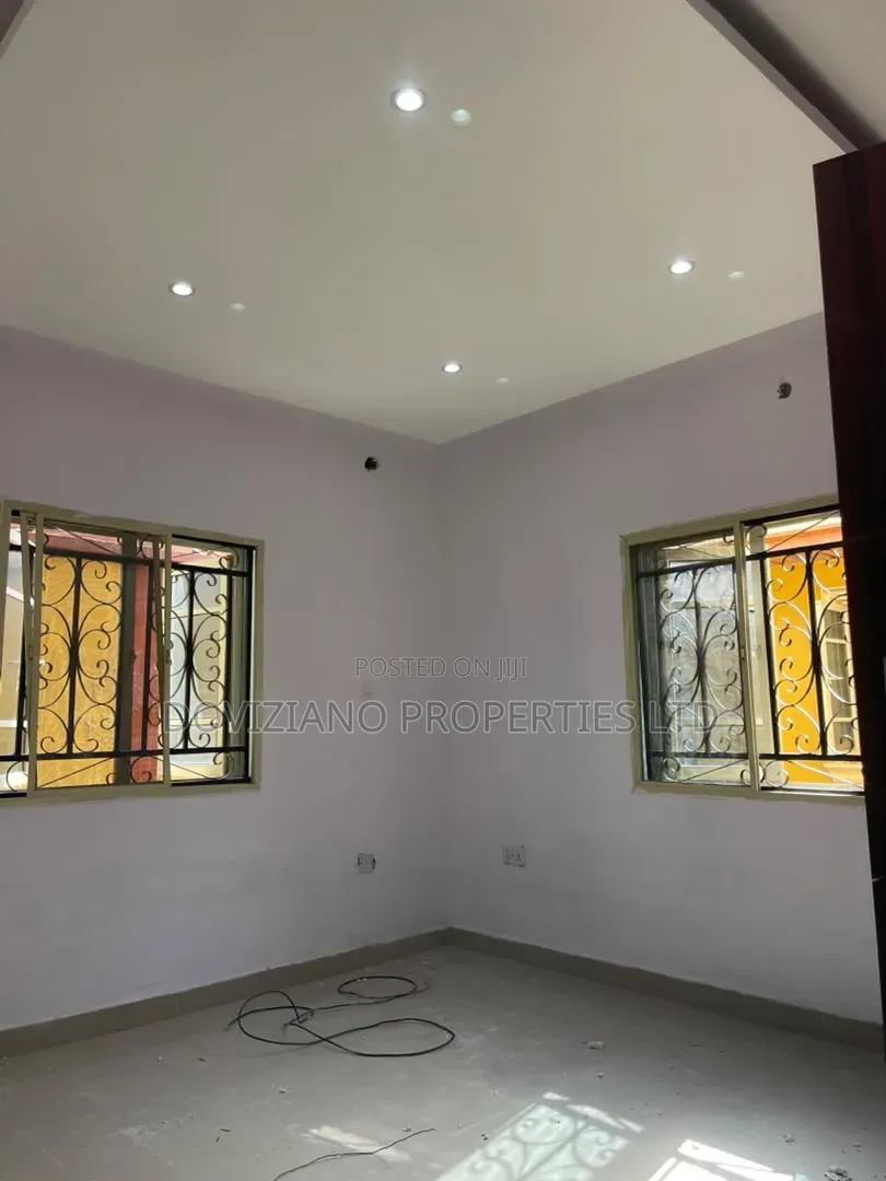 2bdrm Apartment in Lekki Phase 1 for rent
